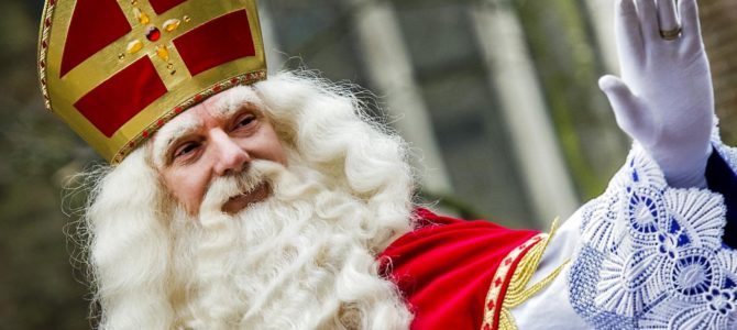 Cupcakes bakken voor Sinterklaas in de onderbouw